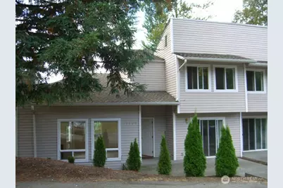 13820 SE Newport Way, Bellevue, WA 98006 - Photo 2