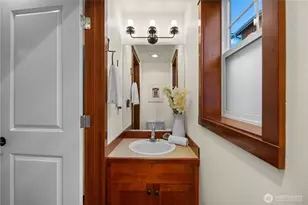 734 N 92nd St, Seattle, WA 98103 - Photo 12