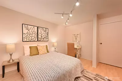 6648 Park Point Way NE #D-111, Seattle, WA 98115 - Photo 20