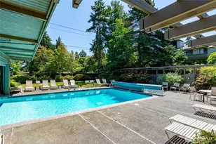 6648 Park Point Way NE, Seattle, WA 98115 - Photo 2