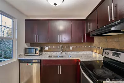 15946 SE 1st Street, Bellevue, WA 98008 - Photo 10