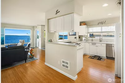 1402 Alki Avenue SW #402, Seattle, WA 98116 - Photo 16