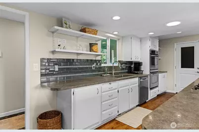 7704 45th Street Ct W, University Place, WA 98466 - Photo 12