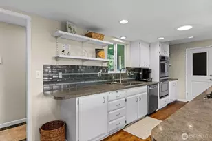 7704 45th St Ct W, University Place, WA 98466 - Photo 12