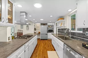 7704 45th St Ct W, University Place, WA 98466 - Photo 8