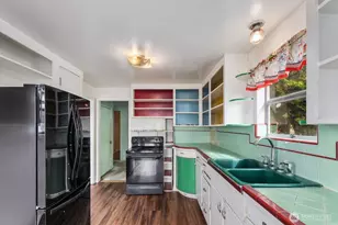 12249 Shorewood Dr SW, Burien, WA 98146 - Photo 18