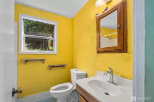 12249 Shorewood Dr SW, Burien, WA 98146 - Photo 20