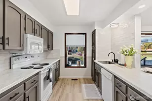 1655 Wheaton St, Raymond, WA 98577 - Photo 12