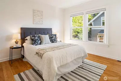 9716 Dayton Avenue N, Seattle, WA 98103 - Photo 12