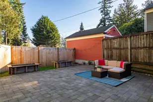 9716 Dayton Ave N, Seattle, WA 98103 - Photo 26