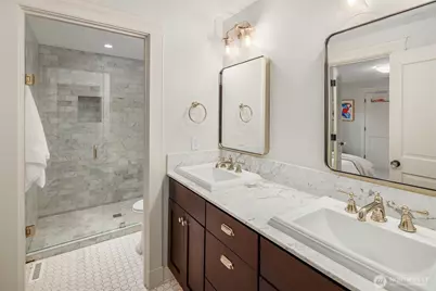 2042 77th Avenue NE, Medina, WA 98039 - Photo 32