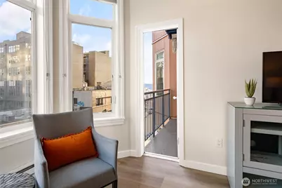 2415 2nd Avenue #432, Seattle, WA 98121 - Photo 8