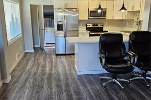 803 Dayton Ave NE, Renton, WA 98056 - Photo 4