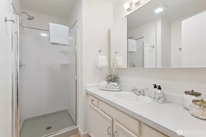 13700 SE 268th Street, Kent, WA 98042 - Photo 18