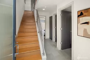 1704 E Marion St, Seattle, WA 98122 - Photo 6