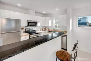 2101 N 55th St, Seattle, WA 98103 - Photo 14