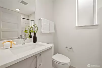 7013 9th Avenue NE, Seattle, WA 98115 - Photo 12