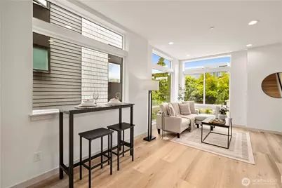 7013 9th Avenue NE, Seattle, WA 98115 - Photo 8