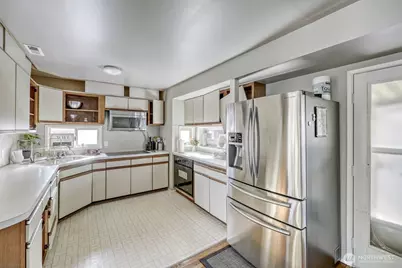 1401 Lake Youngs Way SE, Renton, WA 98058 - Photo 6