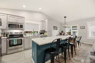 9615 9th St SE, Lake Stevens, WA 98258 - Photo 12