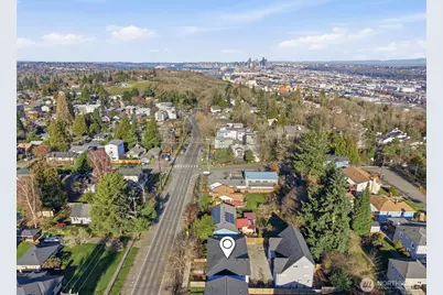 7922 9th Avenue SW, Seattle, WA 98106 - Photo 2