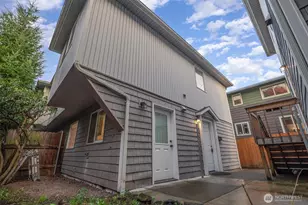 128 20th Ave E, Seattle, WA 98112 - Photo 2