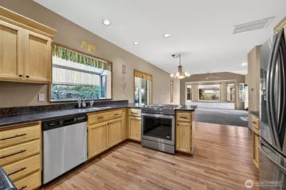 18304 68th Avenue W, Lynnwood, WA 98037 - Photo 10