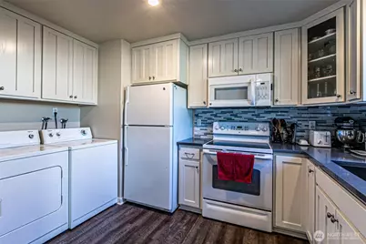 12409 121st Street E, Puyallup, WA 98374 - Photo 10