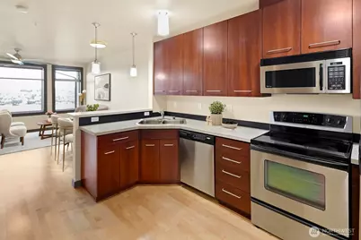 655 Crockett Street #A305, Seattle, WA 98109 - Photo 2