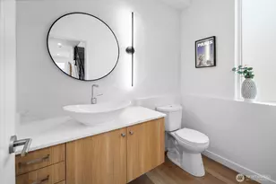 8831 Wallingford Ave N, Seattle, WA 98103 - Photo 12
