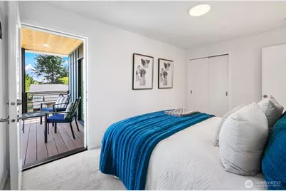 8831 Wallingford Avenue N, Seattle, WA 98103 - Photo 24