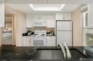 9470 Red-Wood Road NE, Redmond, WA 98052 - Photo 8