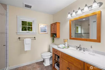 528 W Lake Sammamish Parkway SE, Bellevue, WA 98008 - Photo 30