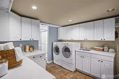 528 W Lake Sammamish Parkway SE, Bellevue, WA 98008 - Photo 24