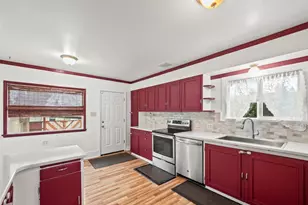 211 S 46th St, Tacoma, WA 98418 - Photo 12