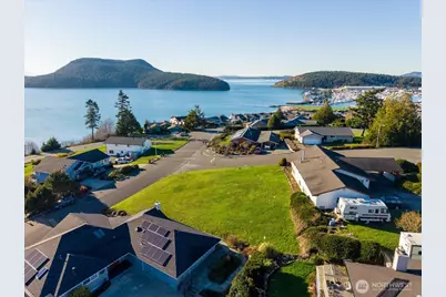 4708 Bryce Drive, Anacortes, WA 98221 - Photo 2