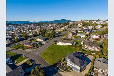 4708 Bryce Drive, Anacortes, WA 98221 - Photo 10