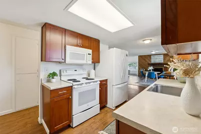 19520 Grannis Road, Bothell, WA 98012 - Photo 14