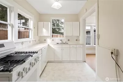 1425 Palm Avenue SW, Seattle, WA 98116 - Photo 18
