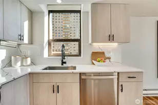 2621 2nd Ave, Seattle, WA 98121 - Photo 14