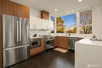 928 34th Avenue, Seattle, WA 98122 - Photo 2