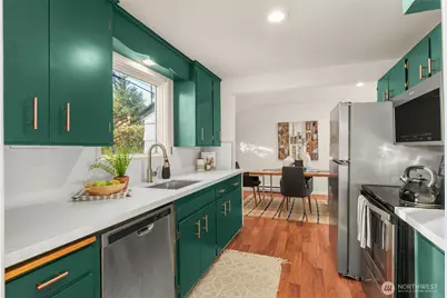 13308 1st Ave NE, Seattle, WA 98125 - Photo 6