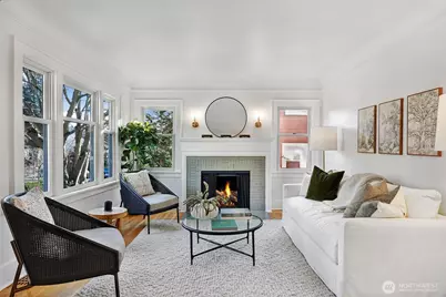 6727 6th Avenue NW, Seattle, WA 98117 - Photo 2