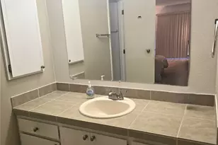 5585 E Evergreen Blvd, Vancouver, WA 98661 - Photo 8