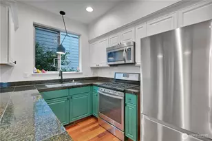 2367 Yakima Ct, Tacoma, WA 98405 - Photo 10