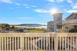 651 SE Bayshore, Oak Harbor, WA 98277 - Photo 4