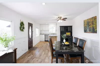 10904 49th Ave S, Tukwila, WA 98178 - Photo 2