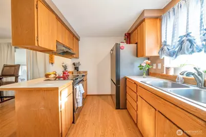 824 130th Street E, Parkland, WA 98445 - Photo 10