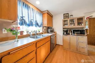 824 130th St E, Parkland, WA 98445 - Photo 10