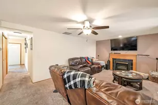 824 130th St E, Parkland, WA 98445 - Photo 14